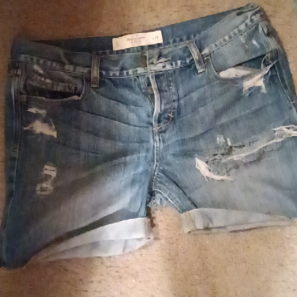 Womens Abercrombie button fly shorts - Picture 2 of 4